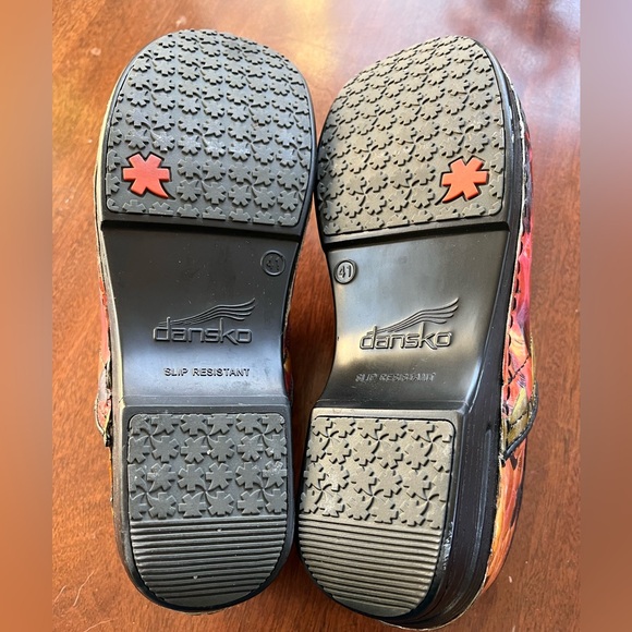 Dansko EU 41 (Women's 10-10.5) sunflower clogs - Picture 4 of 14